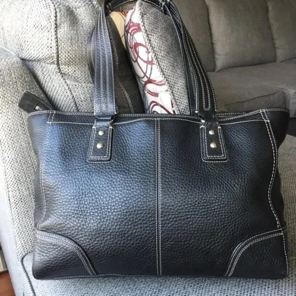 COACH  F13960 Black Hampton Pebble Leather Tote - Picture 2 of 8